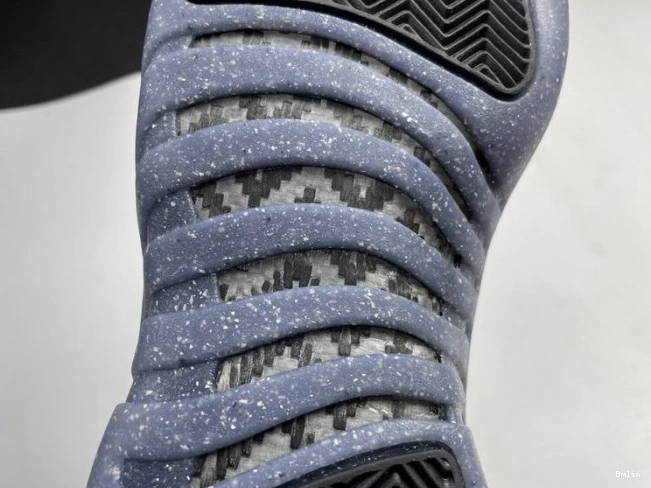 Bmlin Jordan DC1062-006 12 Air Utility Black 0806
